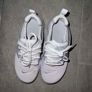 White kids nike sneakers size 1